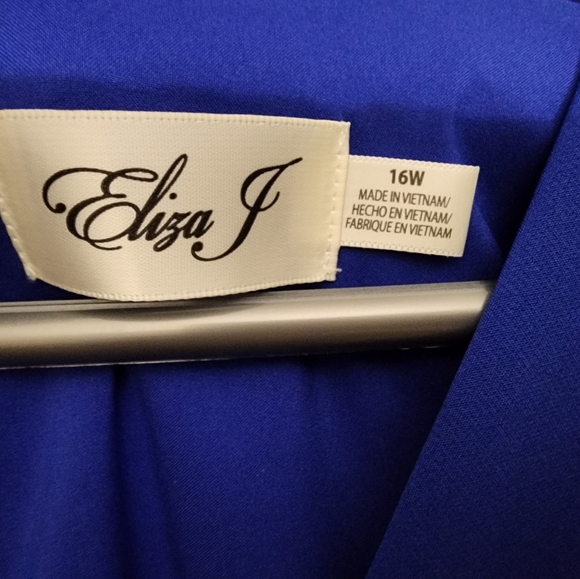 Dress - Picture 7 of 9